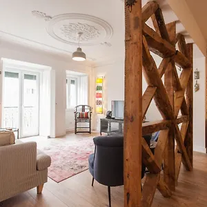 https://feels-like-home-santa-marta-portuguese-flat.hotels-lisbon-portugal.com